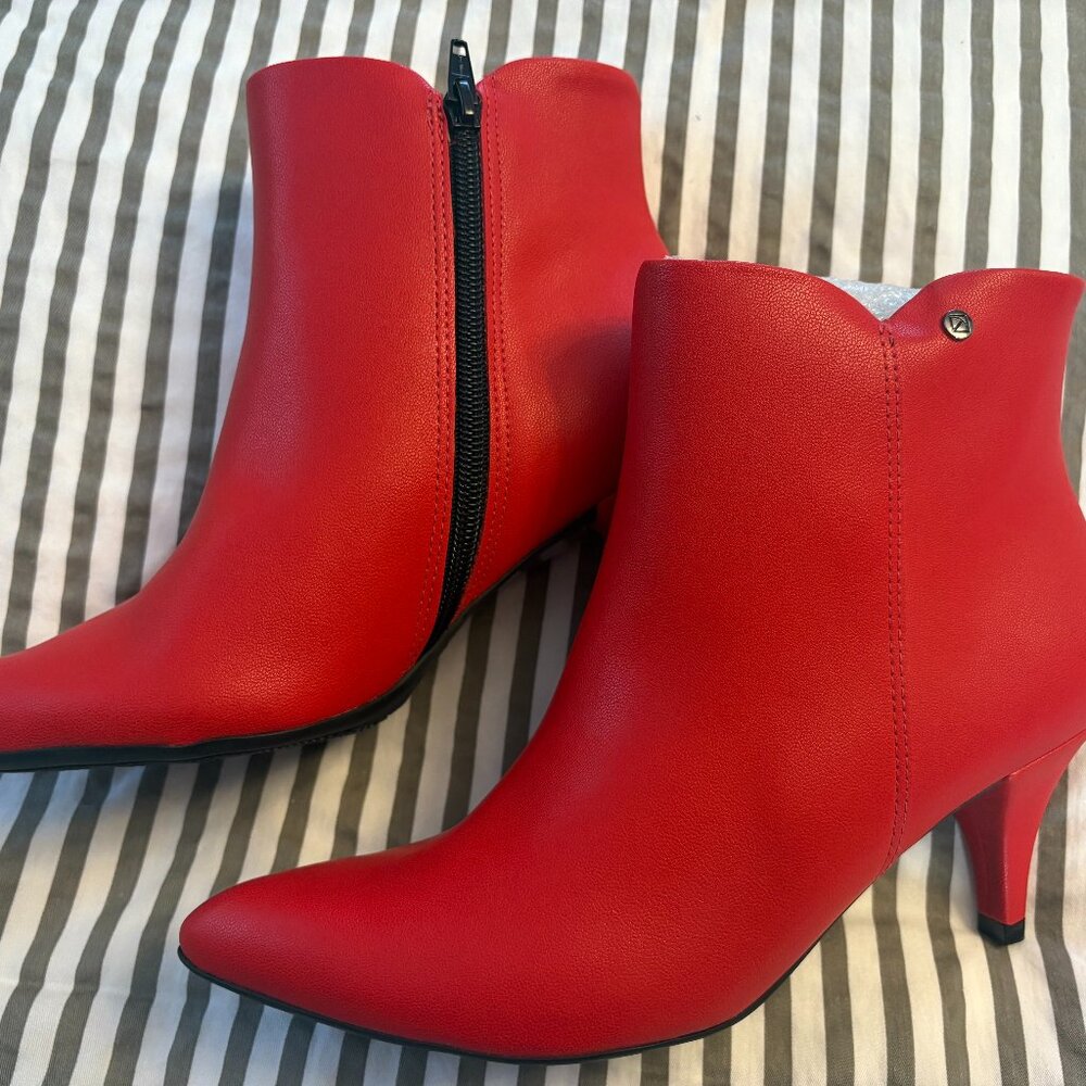 Brand new boots, red leather, size 37